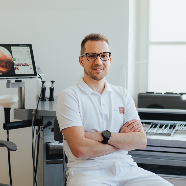 doc. dr. Domen Vozel dr. med, Domen vozel